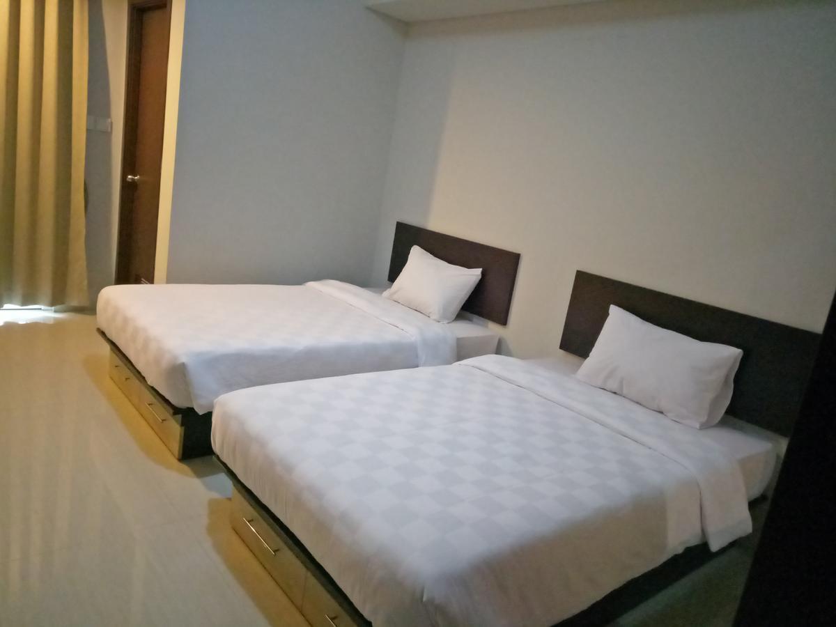 猩红天空酒店 Jatinangor 外观 照片